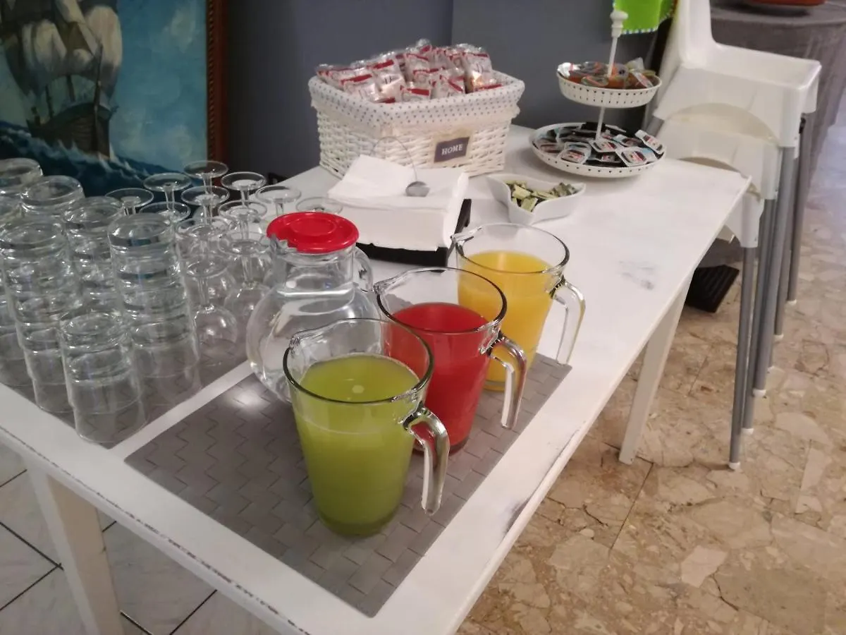 Hotel Serafini ريميني 2*,