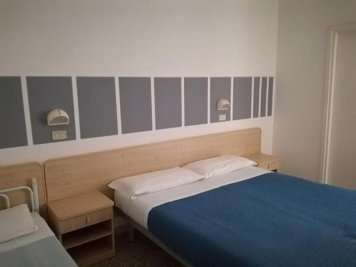 Hotel Serafini Rímini 2*,  Italia