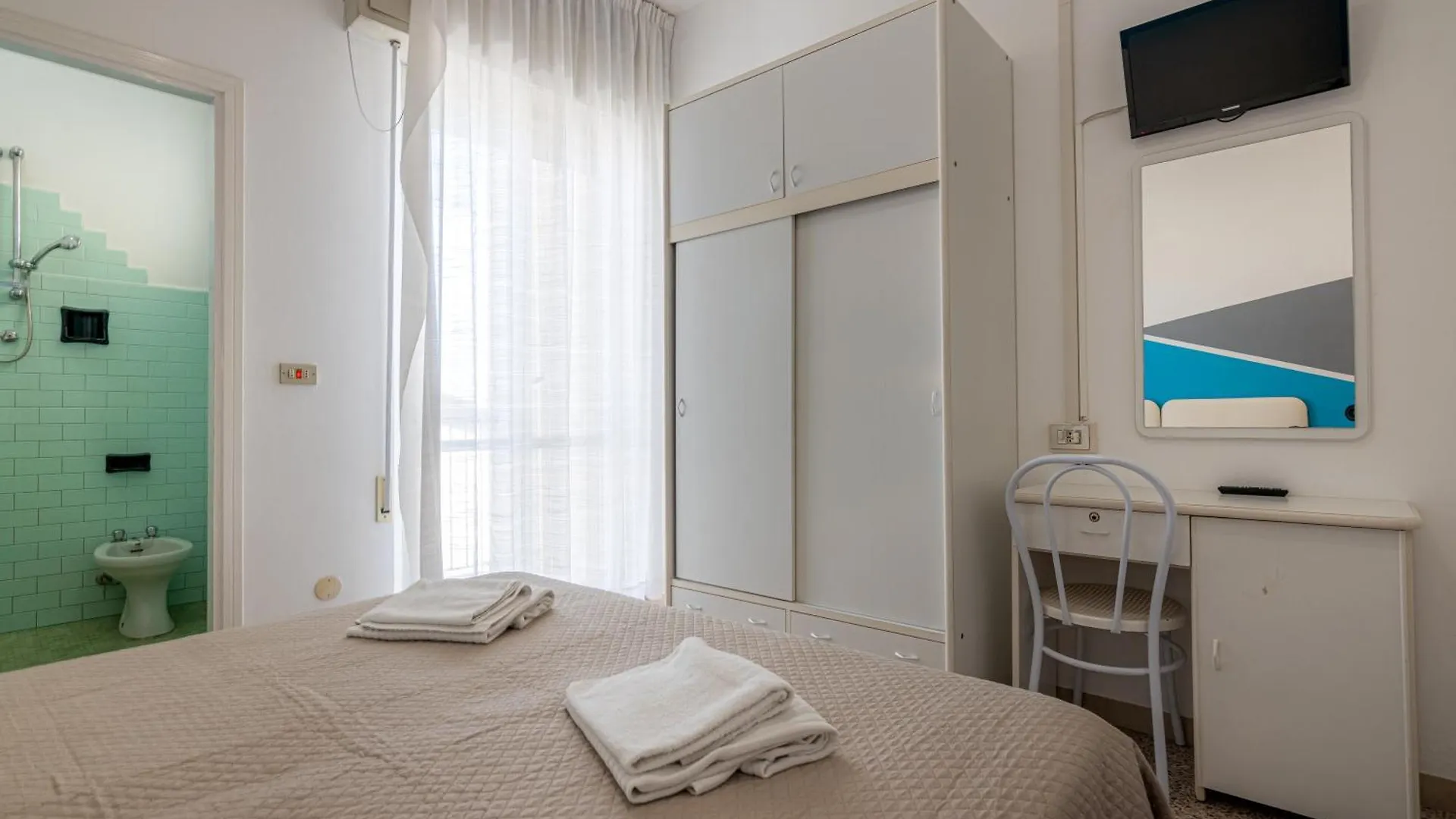 Hotel Serafini Rímini 2*,