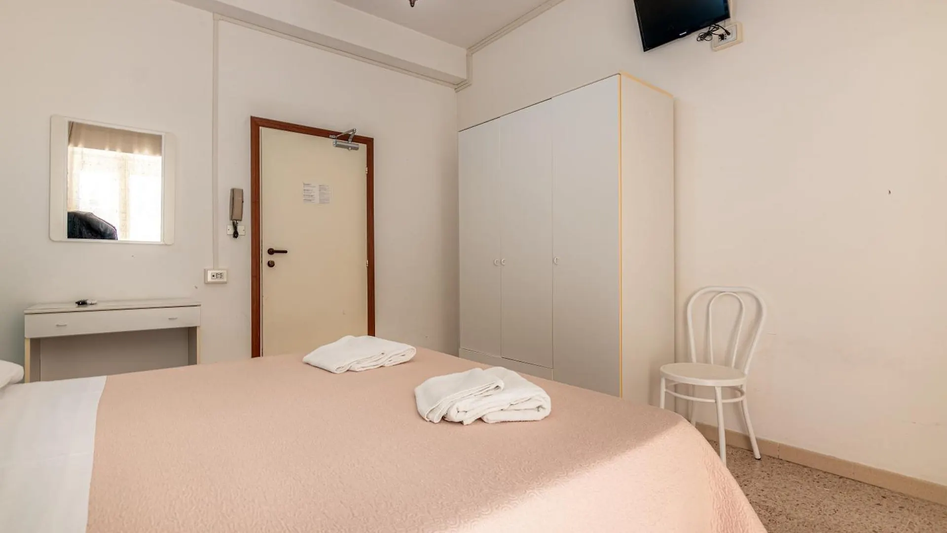 Hotel Serafini リミニ 2*,